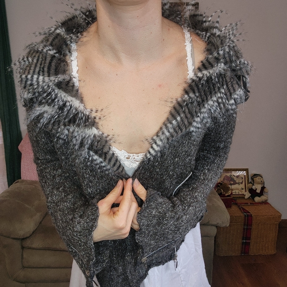 By Deep Los Angeles Y2K Faux Fur Collared Knit Jacket Size M/L - Picture 7 of 8